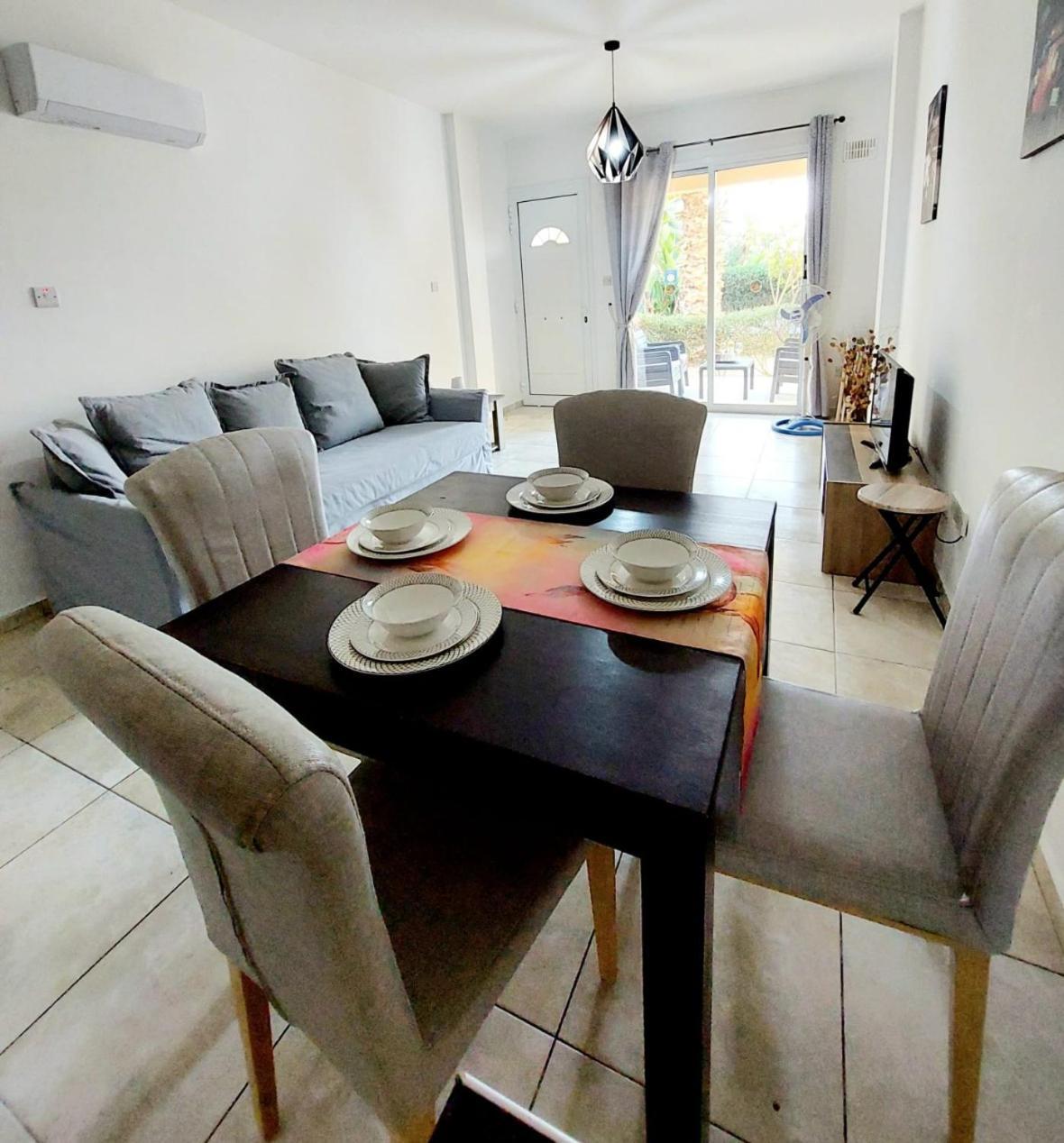 Joanne'S Cosy 1 Bdrm Apt Paphos Exterior photo