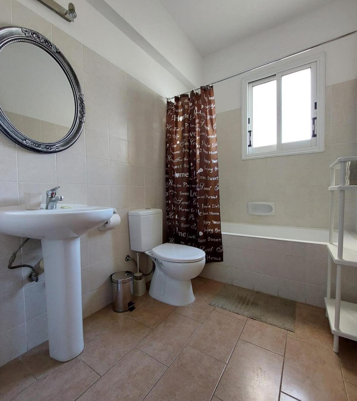 Joanne'S Cosy 1 Bdrm Apt Paphos Exterior photo